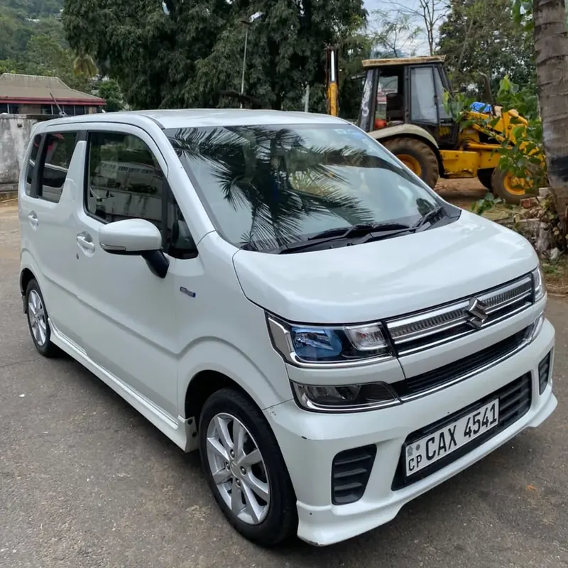 Suzuki Wagon R — white car, front and side