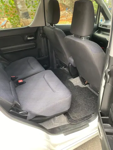 Suzuki Wagon R — rear passenger seats