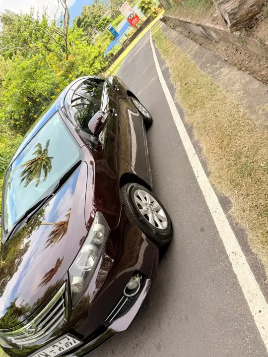 Toyota Allion — front and side of the car